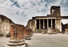 Древний город Помпеи