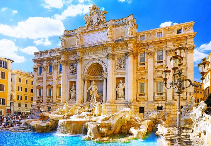 Поездка в Рим: экскурсия к фонтану Треви