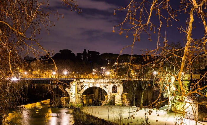 Первый каменный мост в Риме