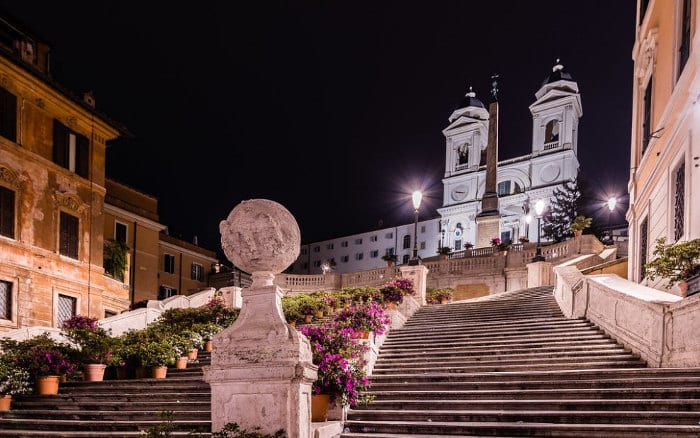 Испанская лестница в центре Рима