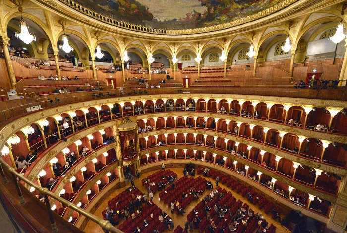 Оперный театр в Риме: интерьер 