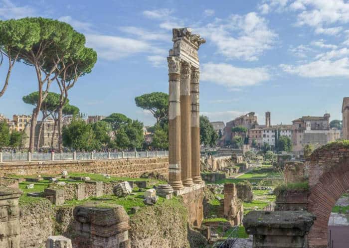 Храм Цезаря: прикоснуться к прошлому в сердце Рима